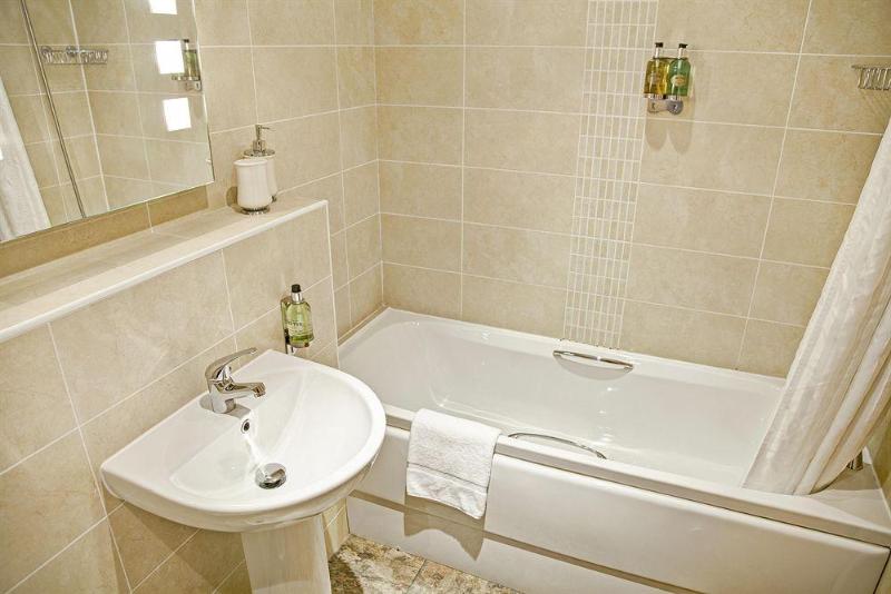 Fountain Court Apartments Grove Executive