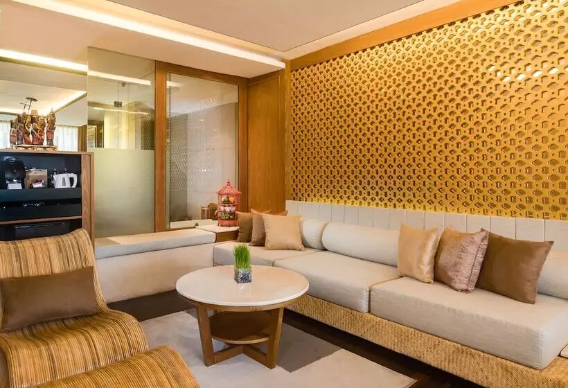 Отель Grand Seminyak   Lifestyle Boutique Bali Resort