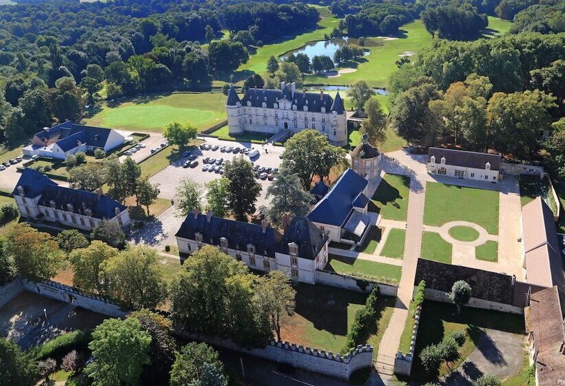 호텔 Château D Augerville Golf & Spa Resort