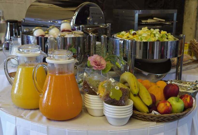 호텔 Château D Augerville Golf & Spa Resort