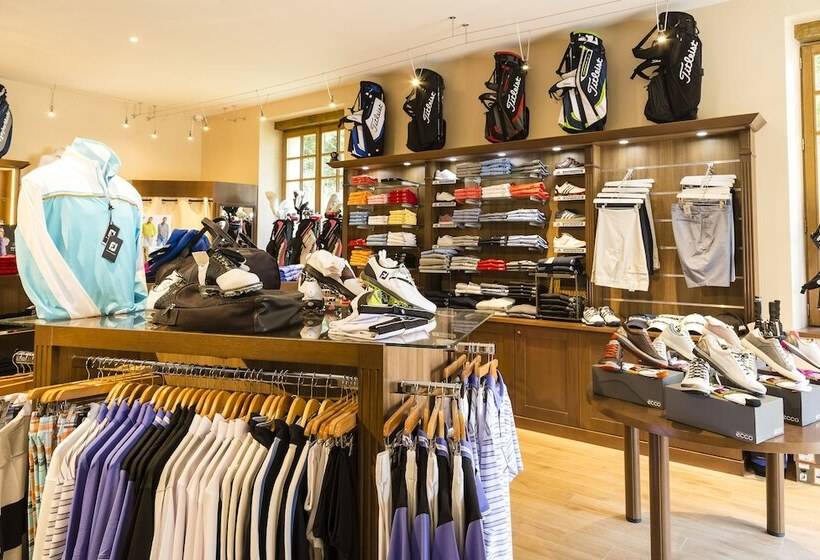 호텔 Château D Augerville Golf & Spa Resort