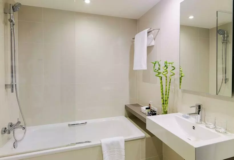 בית מלון כפרי H10 London Waterloo