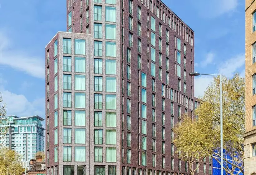 בית מלון כפרי H10 London Waterloo