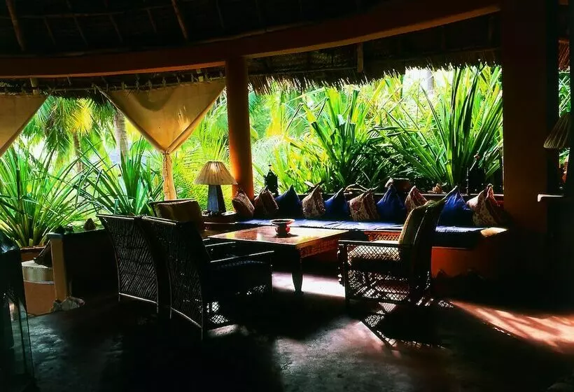 هتل Kinasi Lodge