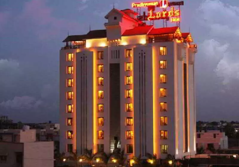 ホテル Pradhyuman Lords Inn