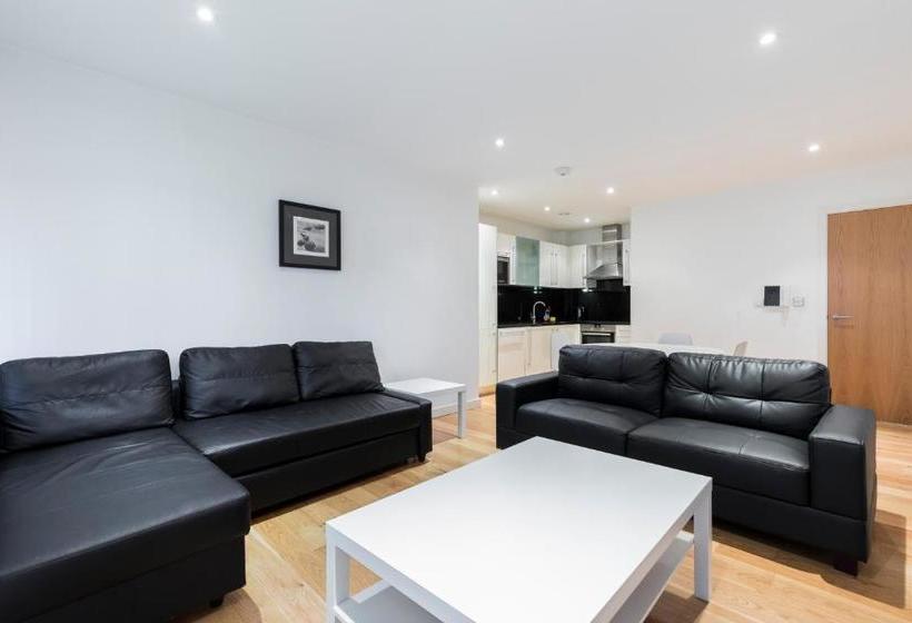 East Croydon Apartments   Just 3 Mins Walk To East Croydon Station