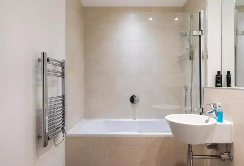 East Croydon Apartments   Just 3 Mins Walk To East Croydon Station