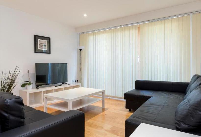 East Croydon Apartments   Just 3 Mins Walk To East Croydon Station