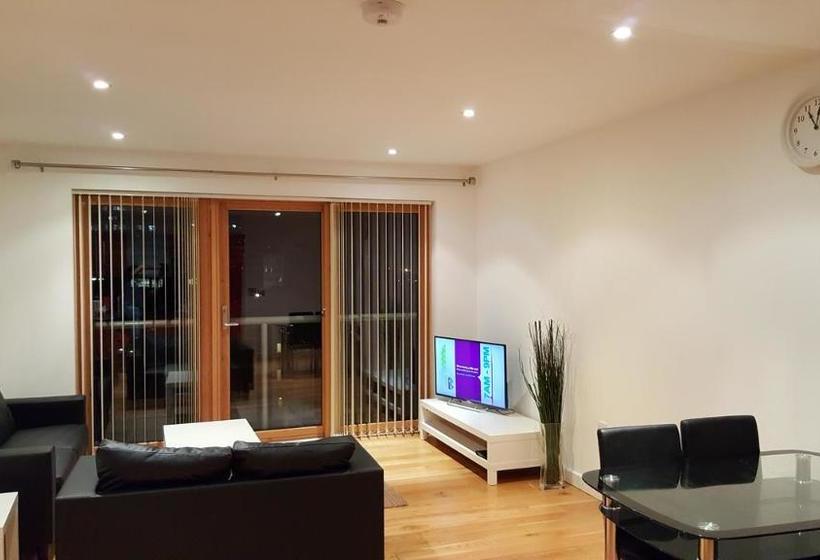 East Croydon Apartments   Just 3 Mins Walk To East Croydon Station