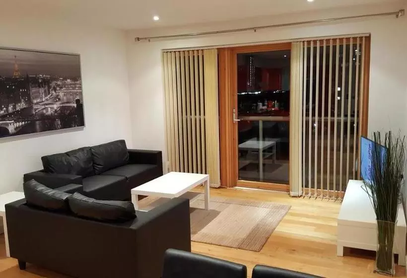 East Croydon Apartments   Just 3 Mins Walk To East Croydon Station