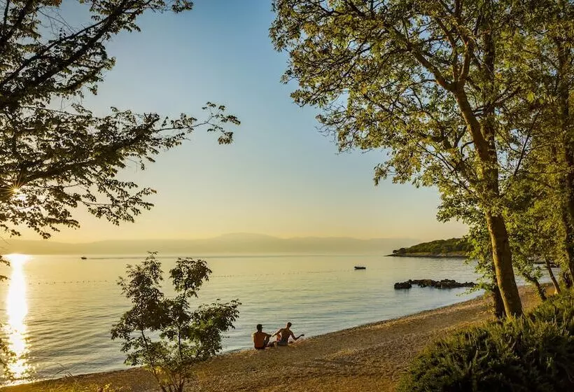 هتل Aminess Style Glamping Villas & Holiday Homes Atea