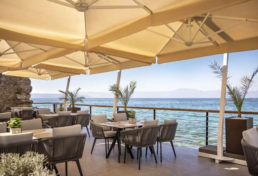 هتل Aminess Style Glamping Villas & Holiday Homes Atea