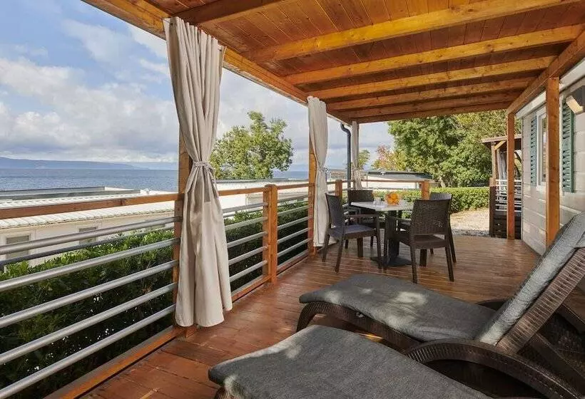 هتل Aminess Style Glamping Villas & Holiday Homes Atea