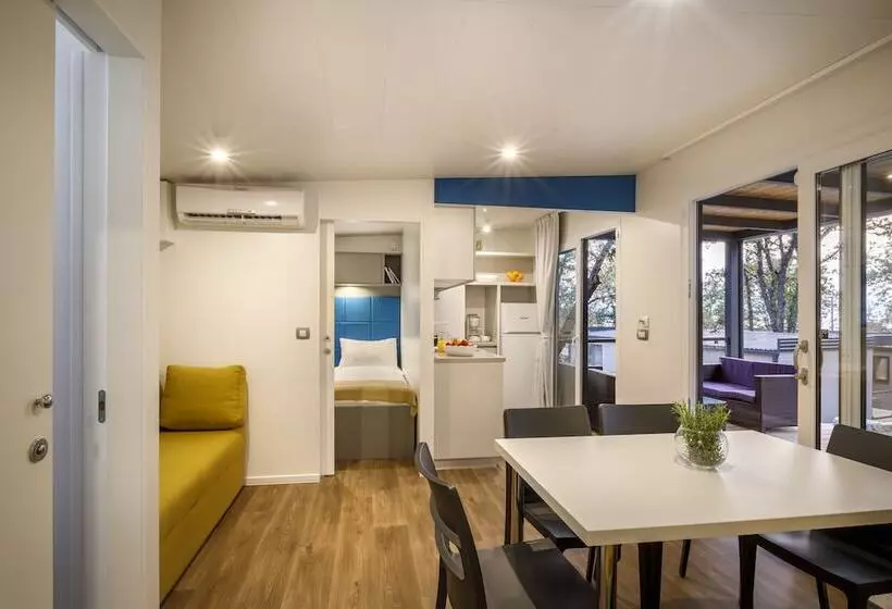 هتل Aminess Style Glamping Villas & Holiday Homes Atea