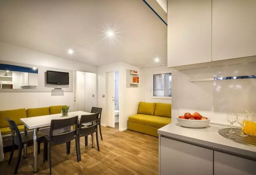 هتل Aminess Style Glamping Villas & Holiday Homes Atea