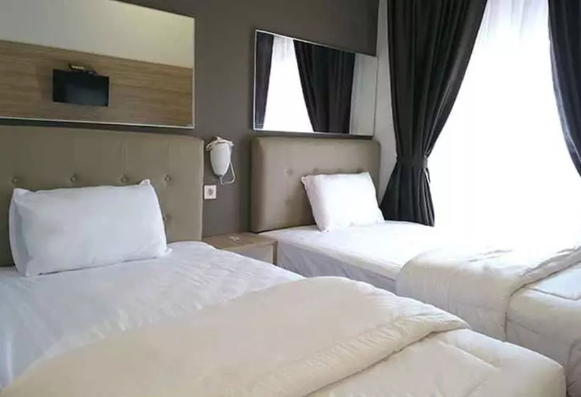 Hotelli Oemah Djari Guest House Salatiga