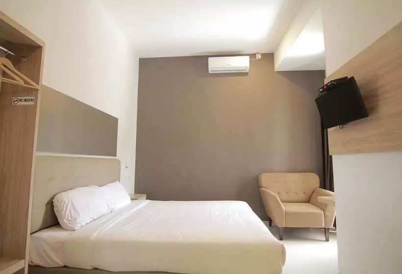 Hotelli Oemah Djari Guest House Salatiga