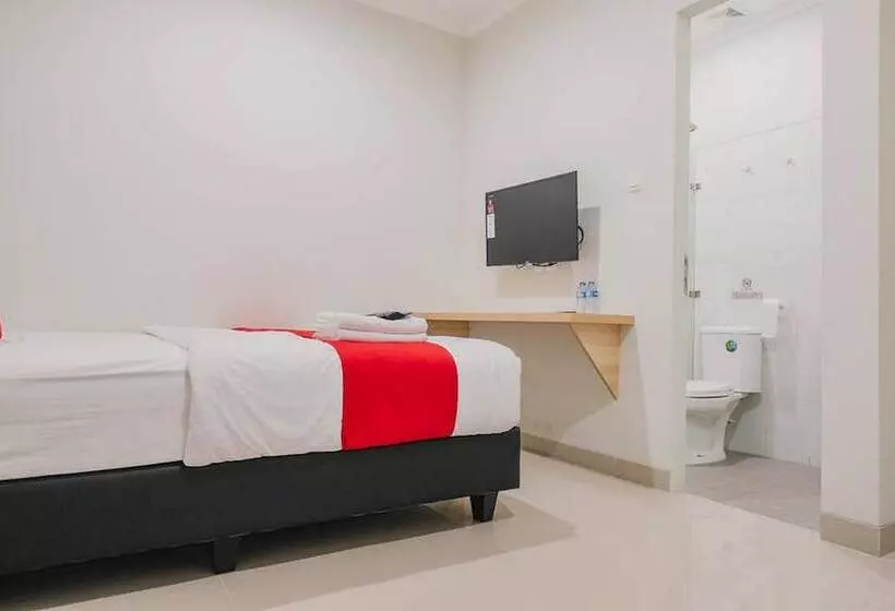 Hotelli Reddoorz Plus Near Soekarno Hatta Airport Taman Mahkota