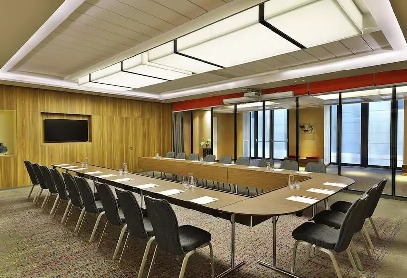 Park Mall Hotel & Conference Center