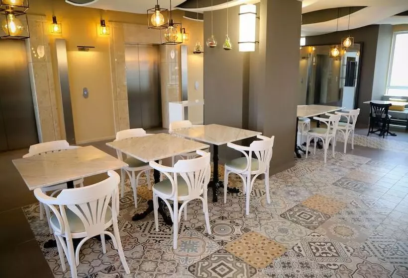 Park Mall Hotel & Conference Center