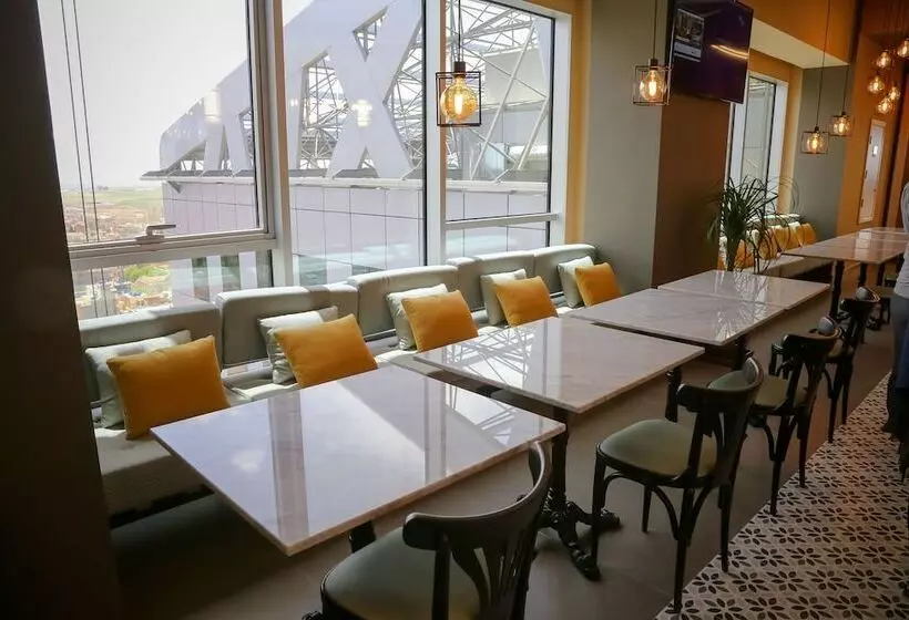 Park Mall Hotel & Conference Center