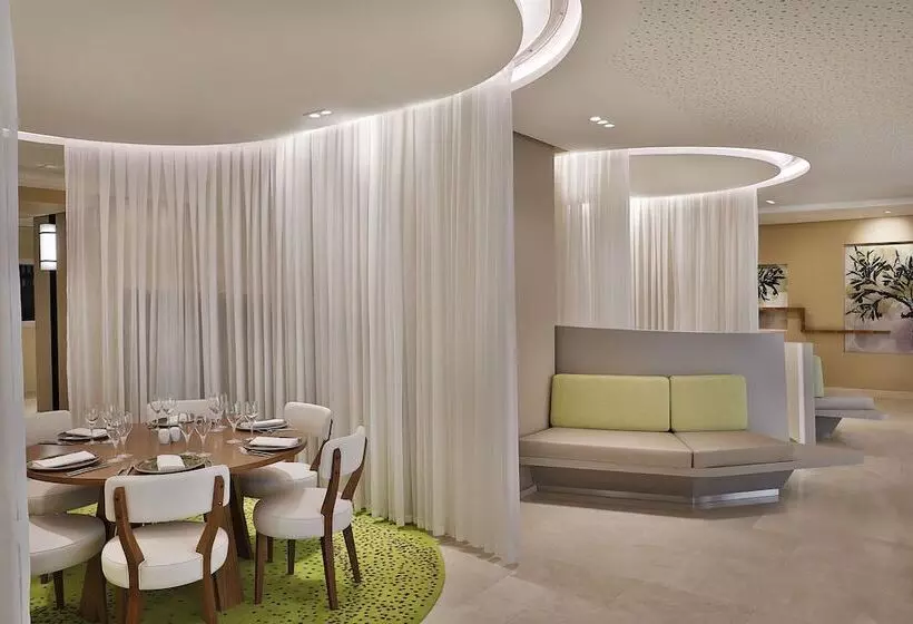 Park Mall Hotel & Conference Center