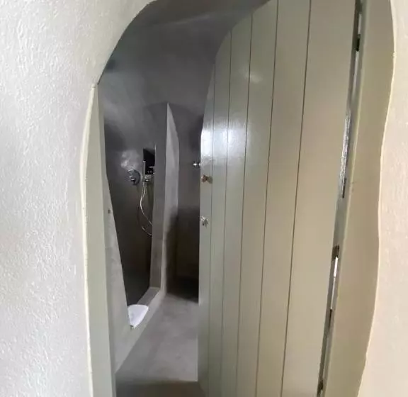 Majatalo Aqua Serenity Luxury Suites Santorini