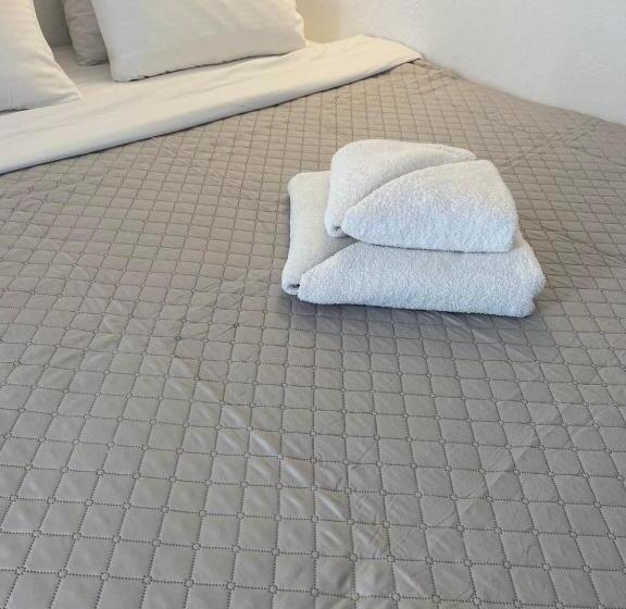 פנסיון Aqua Serenity Luxury Suites Santorini