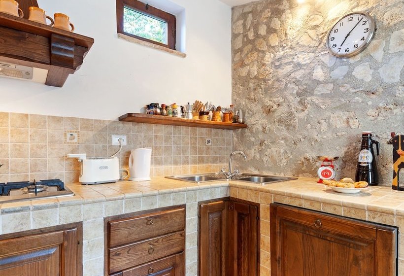 Rustic Cottage In Avigliano Umbro With Sauna & Pool