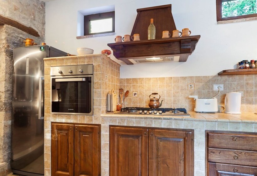 Rustic Cottage In Avigliano Umbro With Sauna & Pool