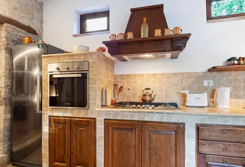 Rustic Cottage In Avigliano Umbro With Sauna & Pool