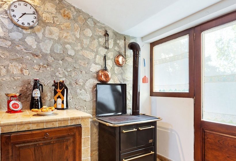 Rustic Cottage In Avigliano Umbro With Sauna & Pool