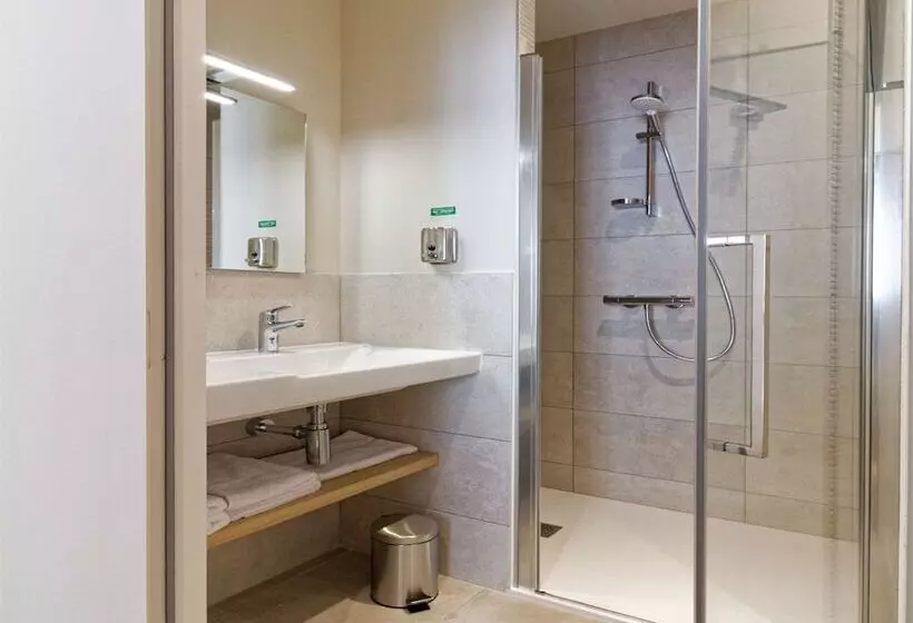 Hotelli Five Resort Cholet Centre