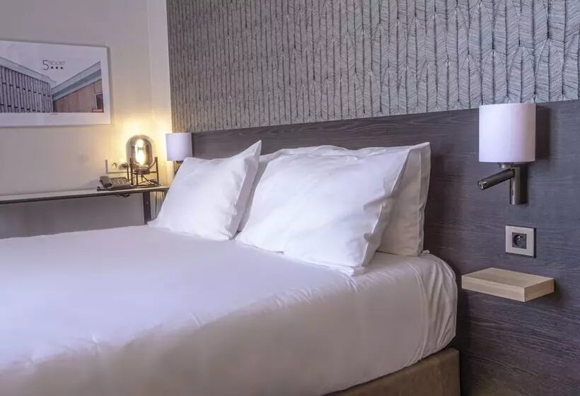 Hotelli Five Resort Cholet Centre