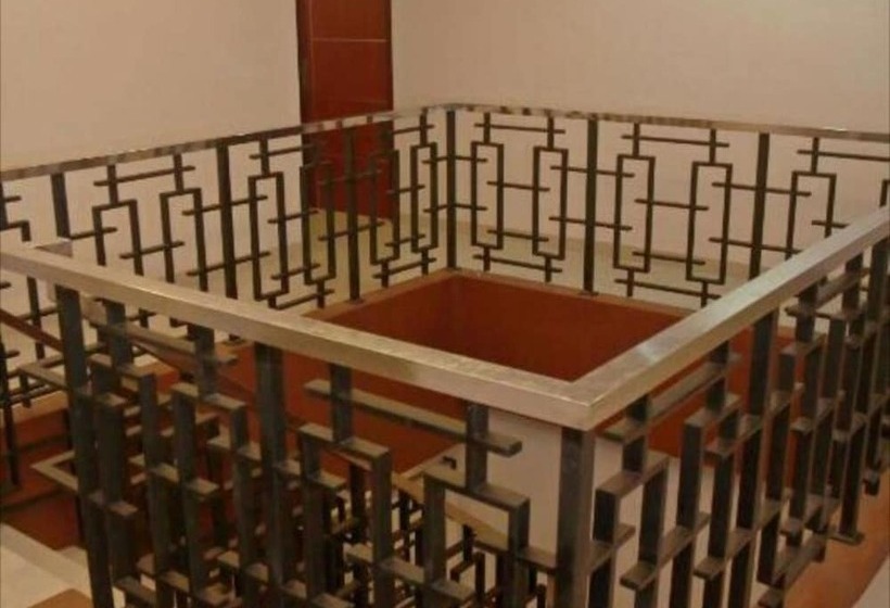 Отель Happy Inn