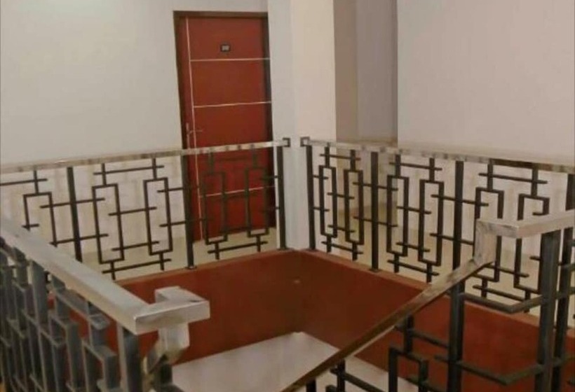 Отель Happy Inn