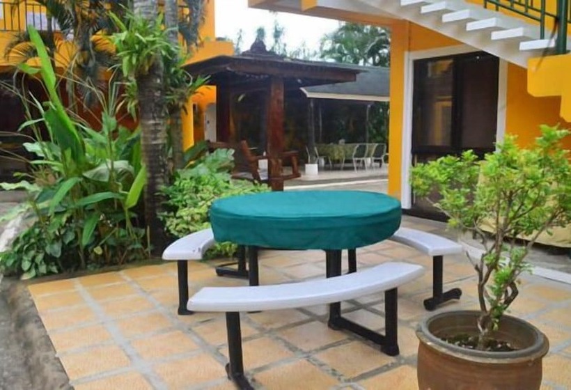 Hotelli Marvin's Seaside Inn