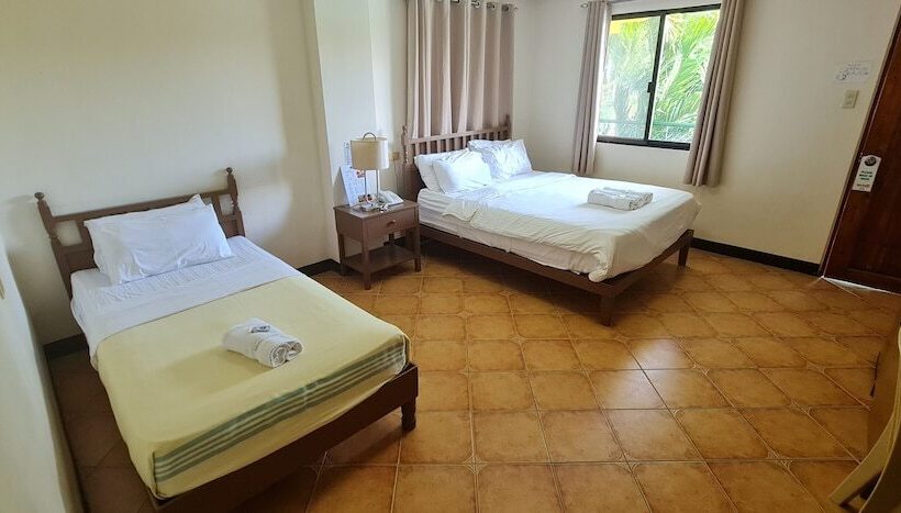 Hotel Marvin's Seaside Inn