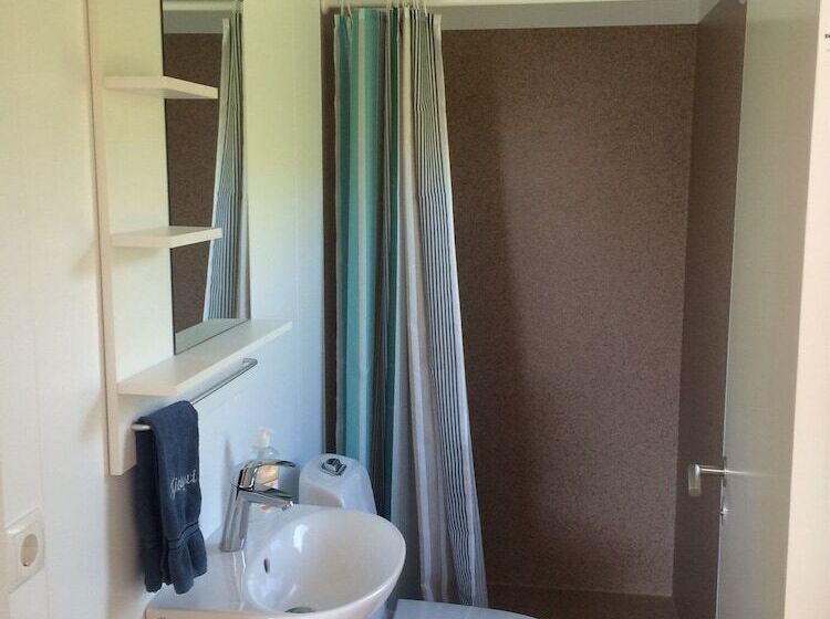 هتل Mjóeyri Travel Holiday Homes