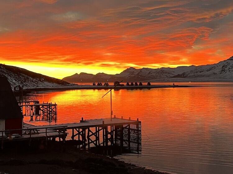 هتل Mjóeyri Travel Holiday Homes