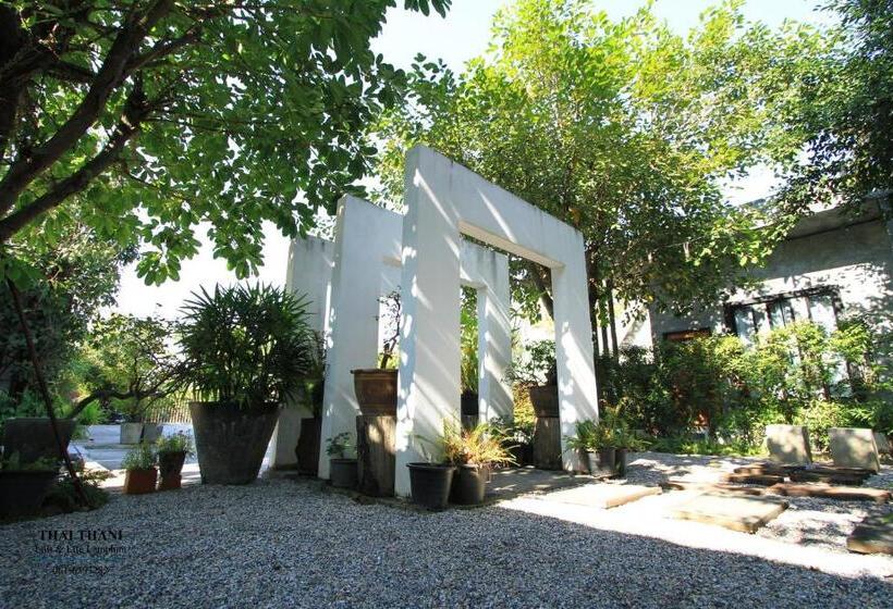Отель Thai Thani Loft & Life Lamphun