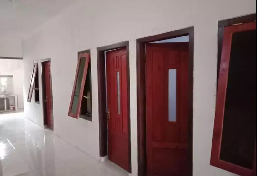 Majatalo Ijen Miner Guest House