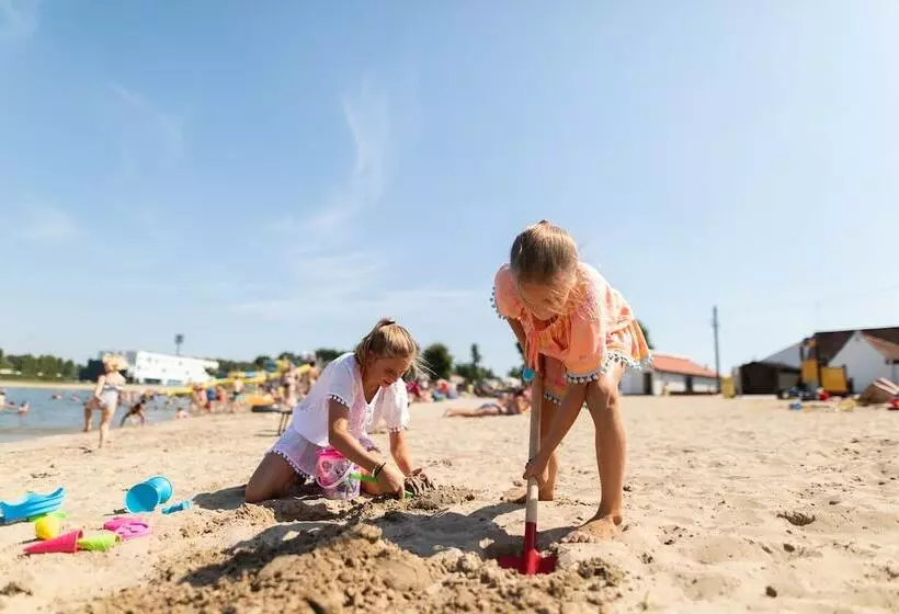 Lomakeskus Holiday Park Klein Strand