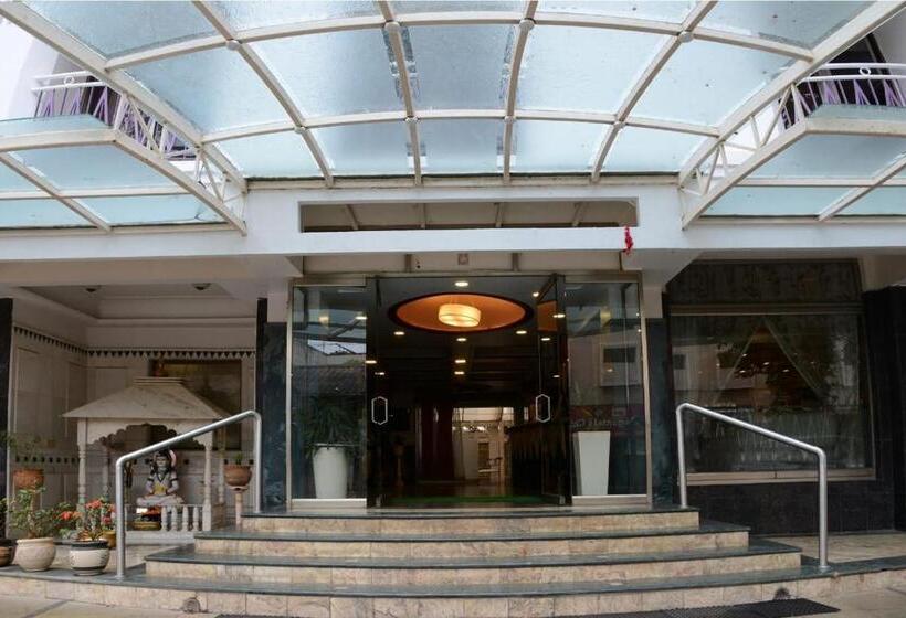 Beautiful Hotel In Lonavala