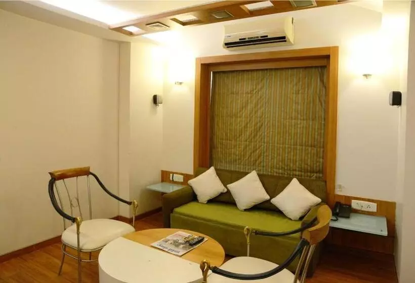 Beautiful Hotel In Lonavala