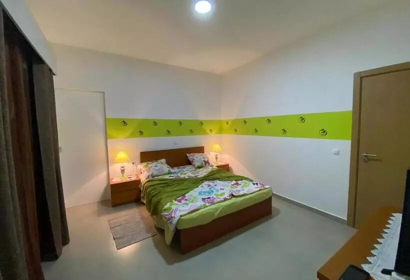 تختخواب و صبحانه Lafayette Alojamentos