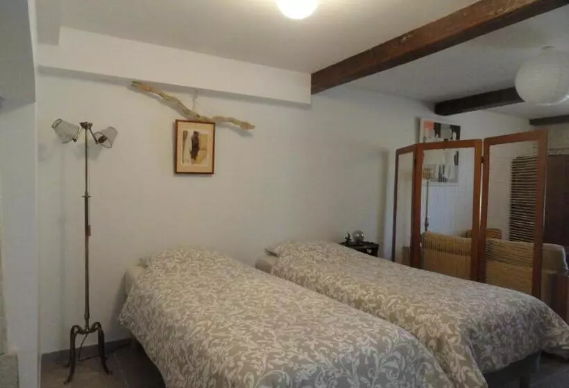ベッドアンドブレックファースト Les Chambres De Blanot