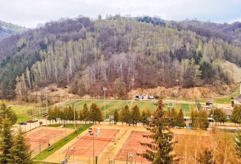 Foka Apartmani 30 M From Junior