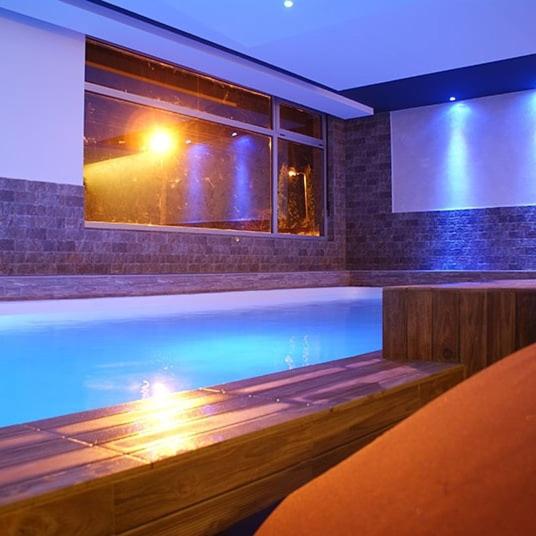 Foka Apartmani 30 M From Junior