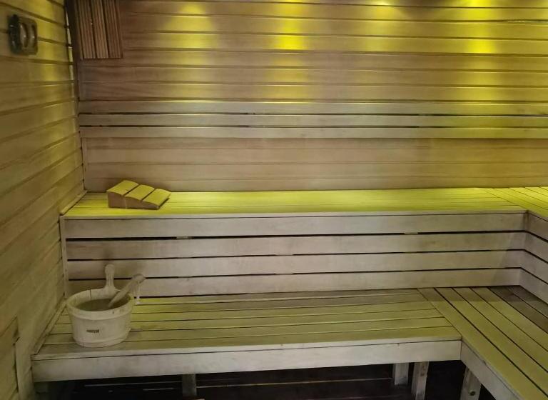 Foka Apartmani 30 M From Junior